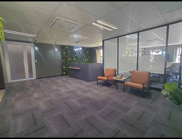 241M² OFFICE TO LET IN BRYANSTON